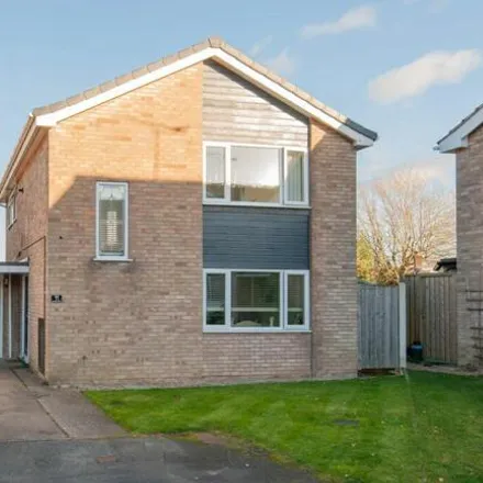 Buy this 3 bed house on Lancelot Close in Chesterfield, S40 3ET