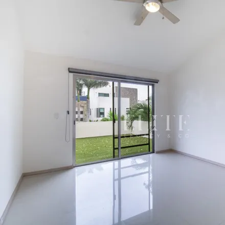 Image 8 - Avenida Acanceh, Smz 11, 77504 Cancún, ROO, Mexico - House for sale