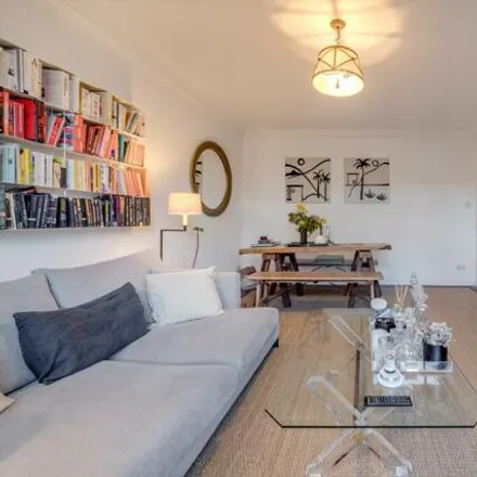 Image 5 - 35 Compton Road, London, N1 2PB, United Kingdom - Apartment for sale