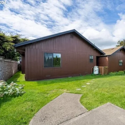 Image 4 - 1702 3rd St, Tillamook, Oregon, 97141 - House for sale