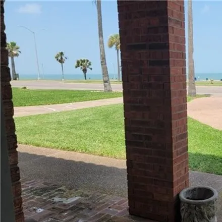 Image 4 - 220 Montclair Drive, Corpus Christi, TX 78412, USA - House for sale