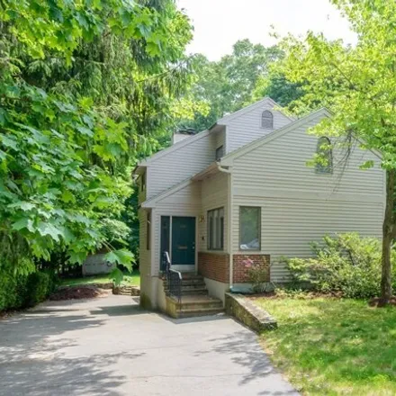 Rent this 3 bed house on 300 Walnut Street in Wellesley, MA 02462