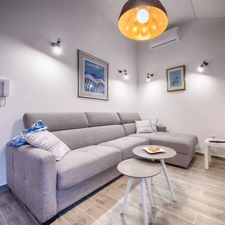 Image 9 - Grad Komiža, Split-Dalmatia County, Croatia - Apartment for rent