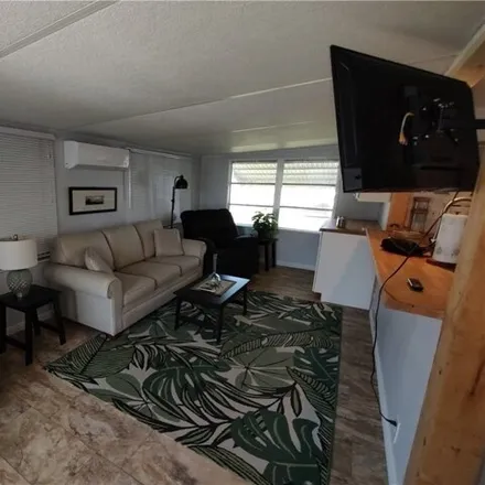 Image 7 - 22 Channel Lane, Orange Harbor Mobile Home Park, Lee County, FL 33905, USA - Apartment for rent