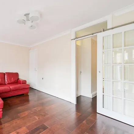 Image 4 - Goldfinger Court, 23 Balladier Walk, Bromley-by-Bow, London, E14 6UN, United Kingdom - Townhouse for rent