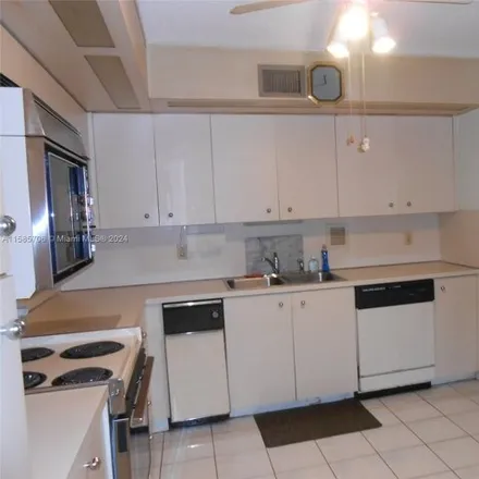 Image 4 - 2804 N 46th Ave Apt C227, Hollywood, Florida, 33021 - Condo for sale