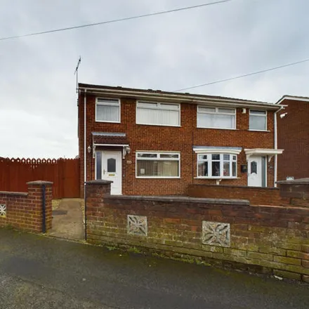 Buy this 3 bed duplex on Westborough Way in Anlaby Common, HU4 7SW
