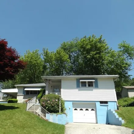 Buy this 3 bed house on 583 East Lawton Street in St. Clair, PA 17970
