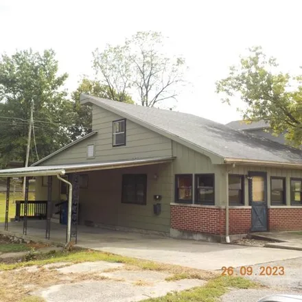 Buy this 3 bed house on 518 W Street in Bedford, IN 47421