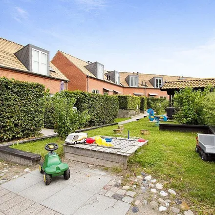 Rent this 2 bed apartment on Sjælsø Vænge 65 in 3460 Birkerød, Denmark