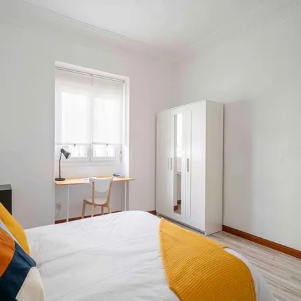 Rent this 4 bed room on Madrid in Calle de Joaquín María López, 48