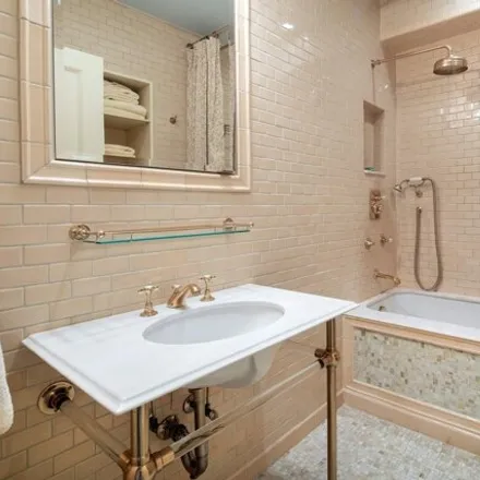 Image 9 - 10 East 70th Street, New York, NY 10021, USA - Apartment for sale