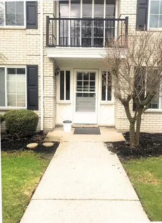 Image 1 - 2913 Hickory Grove Court, Bloomfield Township, MI 48304, USA - Condo for rent