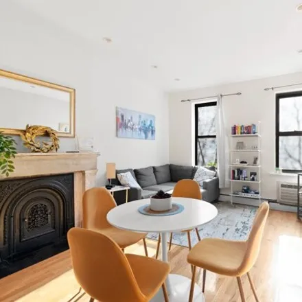 Image 2 - 217 East 30th Street, New York, NY 10016, USA - Townhouse for sale