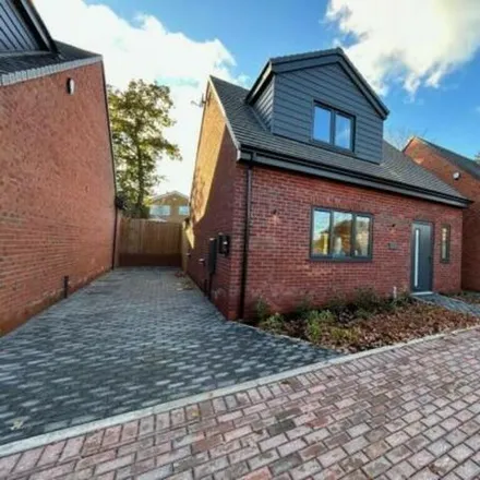 Buy this 3 bed house on Lawnswood Avenue in Sharmans Cross, B90 3RA