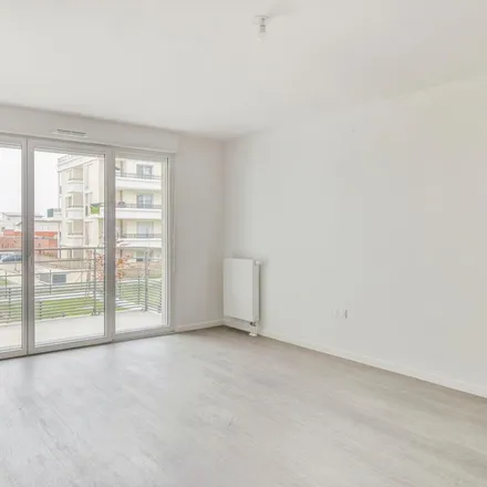 Rent this 3 bed apartment on 1 Avenue de la Concorde in 77100 Meaux, France