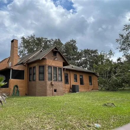 Image 3 - 1714 Buckeye Road Northeast, Winter Haven, FL 33881, USA - House for sale