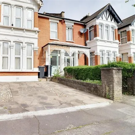 Rent this 2 bed apartment on Ranelagh Gardens in London, IG1 3JP
