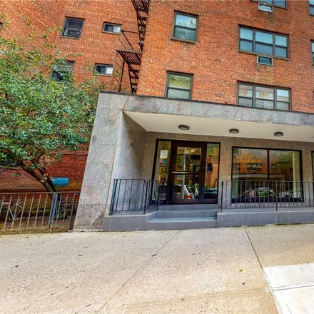 Buy this 2 bed condo on 99-10 60th Avenue in New York, NY 11368