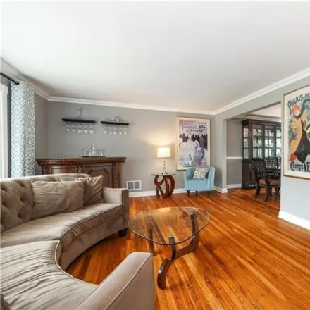 Image 3 - 1069 Pinebrook Boulevard, White Birches, City of New Rochelle, NY 10804, USA - House for sale