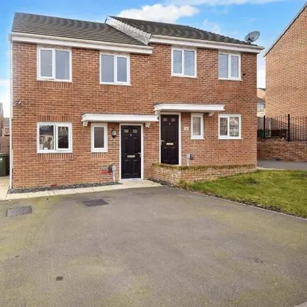 Buy this 3 bed duplex on unnamed road in Horbury, WF2 8FW