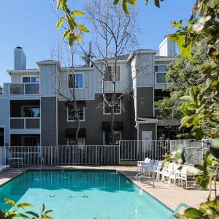 Buy this 3 bed condo on Central Expressway in Sunnyvale, CA 94085