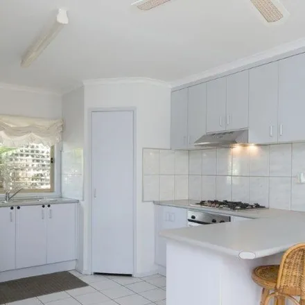 Image 4 - Strathavan Drive, Berwick VIC 3806, Australia - Apartment for rent