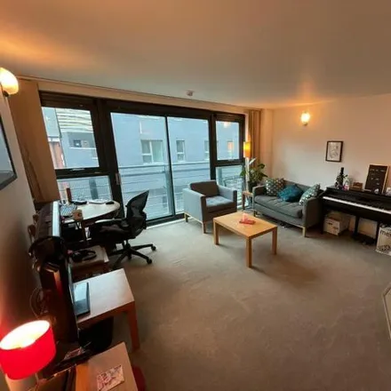 Rent this 1 bed room on City Point II in Chapel Street, Salford