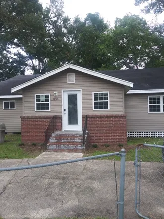 Rent this 1 bed house on 836 Magnolia rd