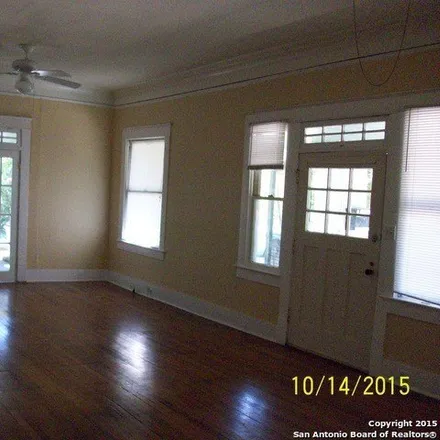 Image 1 - 983 West Mulberry Avenue, San Antonio, TX 78201, USA - House for rent