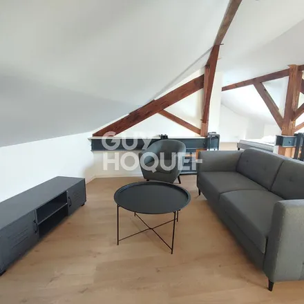 Rent this 2 bed apartment on 418 Cours Gambetta in 47000 Agen, France