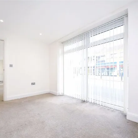 Rent this 2 bed apartment on Evry Road in London, DA14 5FD