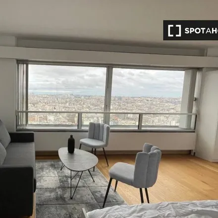 Image 9 - 70 Rue Emeriau, 75015 Paris, France - Apartment for rent