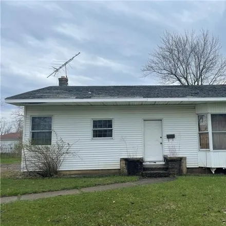 Buy this 3 bed house on 16 Ashley Drive in Village of Lancaster, NY 14086