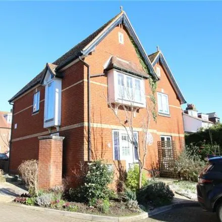 Image 4 - Priestlands Place, Pennington, SO41 9GA, United Kingdom - Duplex for sale
