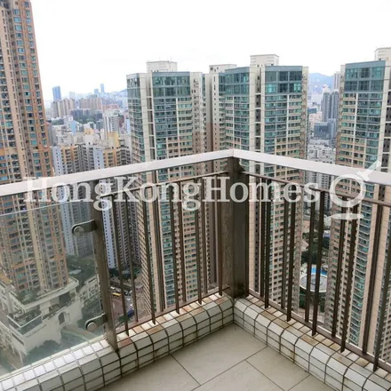 Image 6 - China, Hong Kong, Kowloon, Tai Kok Tsui, Chun Wing Street, Tower 2 - Apartment for rent