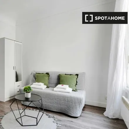 Image 8 - 5 Rue Capron, 75018 Paris, France - Apartment for rent