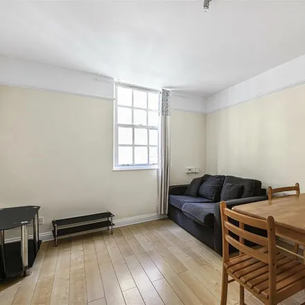 Image 7 - Cleveland Grove, London, E1 4XG, United Kingdom - Apartment for rent