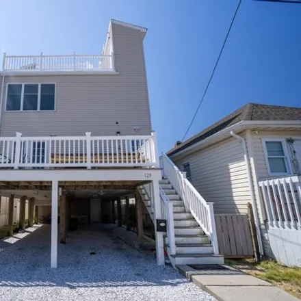 Buy this 7 bed house on 129 Franklin Avenue in Seaside Heights, NJ 08751