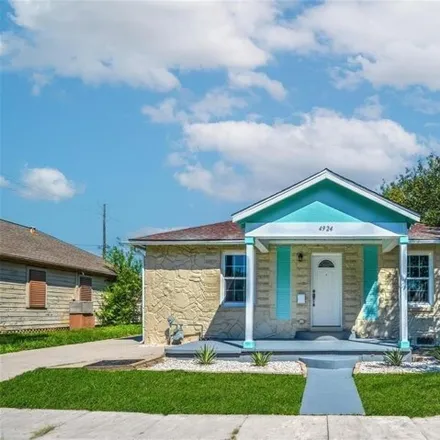 Buy this 3 bed house on 4924 Austin Drive in Galveston, TX 77551
