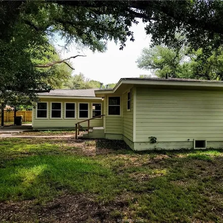 Image 7 - 1208 Willow Street, Hearne, TX 77859, USA - House for sale