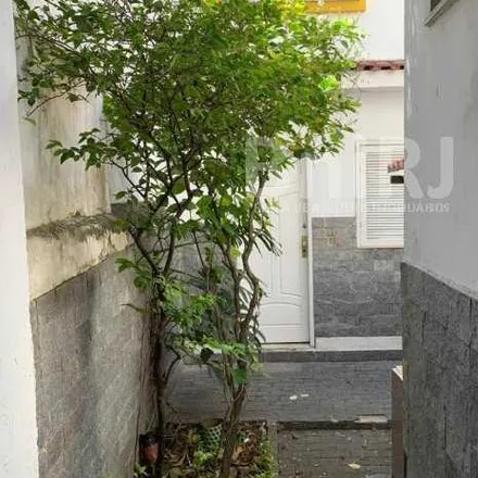 Rent this 2 bed house on Travessa Visconde de Morais 236 in Botafogo, Rio de Janeiro - RJ