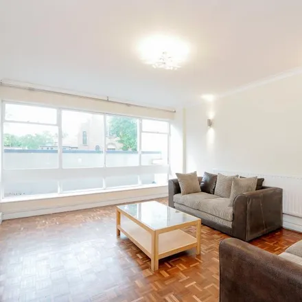 Rent this 2 bed apartment on Stanhope Avenue in London, N3 3ND