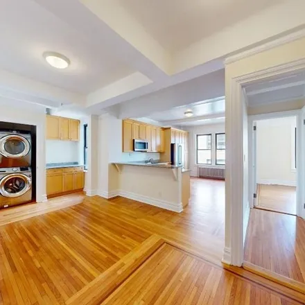 Rent this 5 bed apartment on 115 East 92nd Street in New York, NY 10128