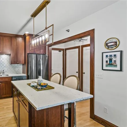 Image 6 - 1715 West 31st Street, Minneapolis, MN 55408, USA - Condo for sale