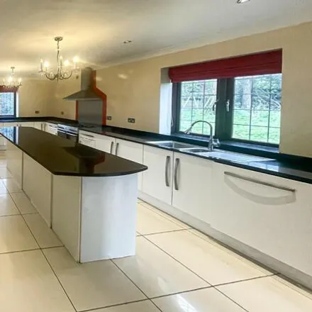 Image 4 - Tinacre Hill, Tettenhall Wood, WV6 8DB, United Kingdom - House for rent