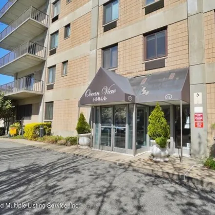 Buy this 1 bed apartment on 31 Hylan Boulevard in New York, NY 10305