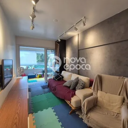 Buy this 2 bed apartment on Edificio Ametista in Rua Senador Vergueiro 114, Flamengo