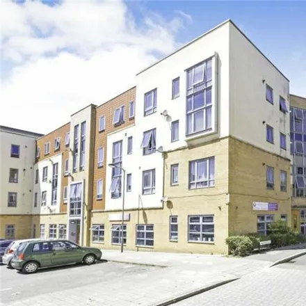 Buy this 2 bed apartment on Heywood Gate in Fenny Stratford, MK6 4AS