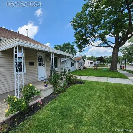 Buy this 3 bed house on 23151 Crossley Ave in Hazel Park, Michigan